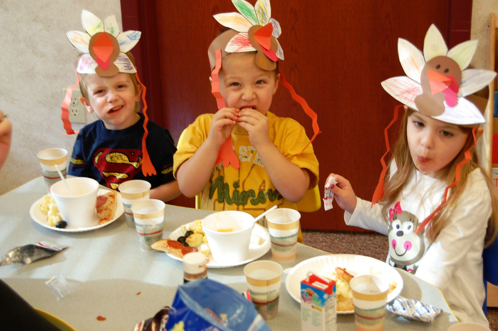 preschool-thanksgiving-feast-east-meadows